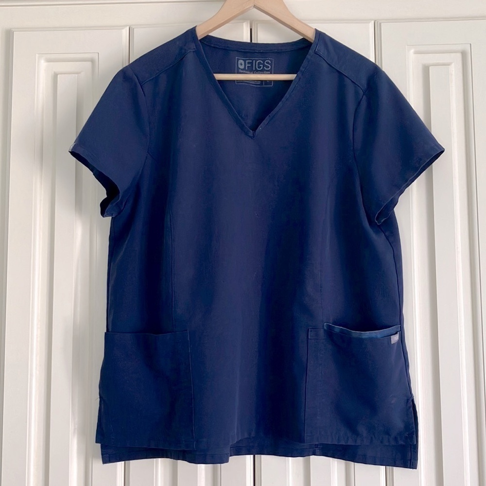 FIGS Technical Collection Royal Blue Three-Pocket Medical Scrub Top W18SW1002 L